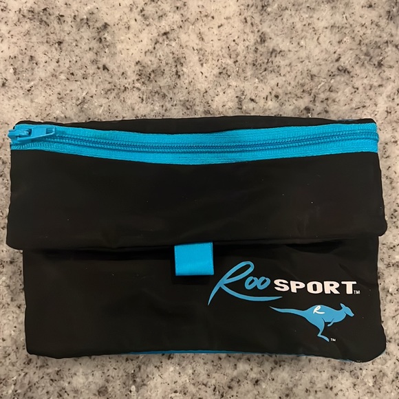 Roosport Magnetic Running Pouch - Picture 1 of 8